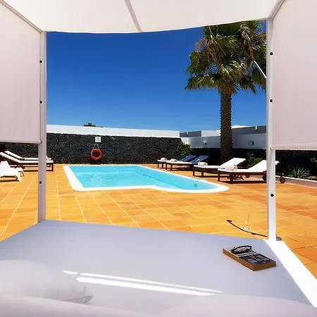 Lanzamar Villa Playa Blanca